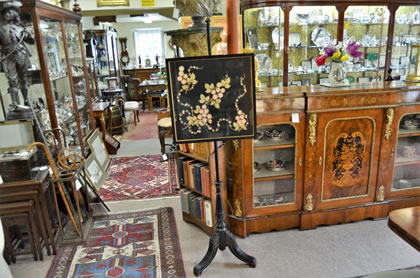 Victorian polescreen