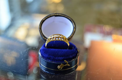 18ct gold & diamond ring