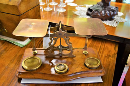 Set of postal scales