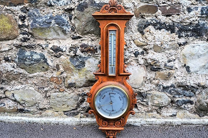 Oak cased barometer 