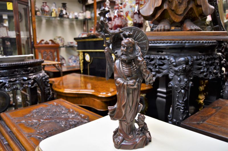 Old chinese bronze figure