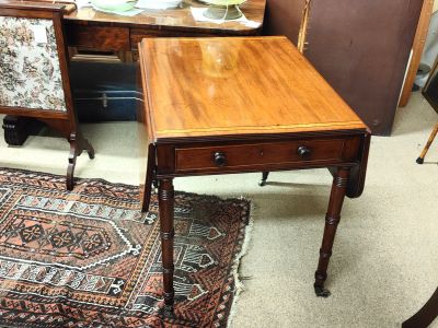 Georgian mahogany pembroke table