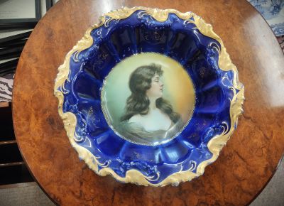 Painted porcelain bowl