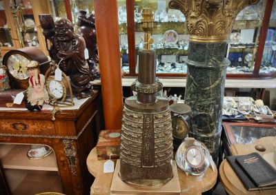 Chinese bronze lamp
