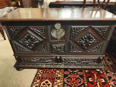Georgian oak chest