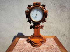 Victorian oak cased barometer  Thumbnail 1