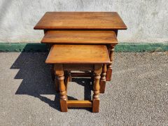 Oak nest of tables Thumbnail 1