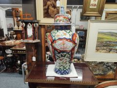 19th century japanese imari vase & cover Thumbnail 4