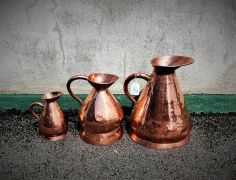 Set of copper jugs Thumbnail 4