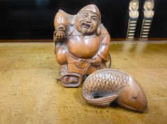 Japanese carved wooden inro Thumbnail 4