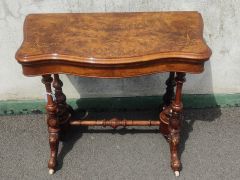 Victorian burr-walnut card table Thumbnail 1