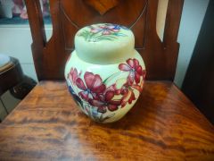Moorecroft jar & cover Thumbnail 6