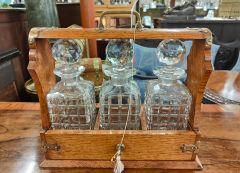 Oak cased tantalus Thumbnail 1