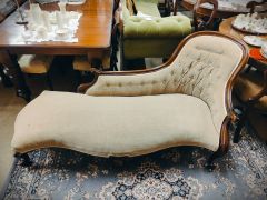 Victorian mahogany couch  Thumbnail 4
