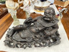 Carved wooden chinese figure / buddha Thumbnail 1