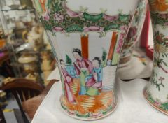 Pair of chinese / cantonese vases  Thumbnail 3