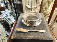 Cased irish silver butter dish Thumbnail 2