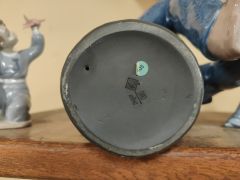 Large nao porcelain figure of a fisherman Thumbnail 4