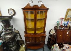 Edwardian mahogany two door inlaid display cabinet Thumbnail 3