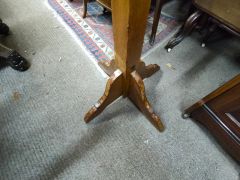 Oak arts & crafts coat stand Thumbnail 3